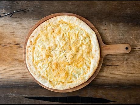Megruli Khachapuri