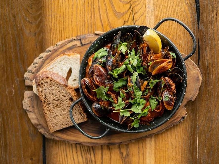 Mussels in Tomato Sauce