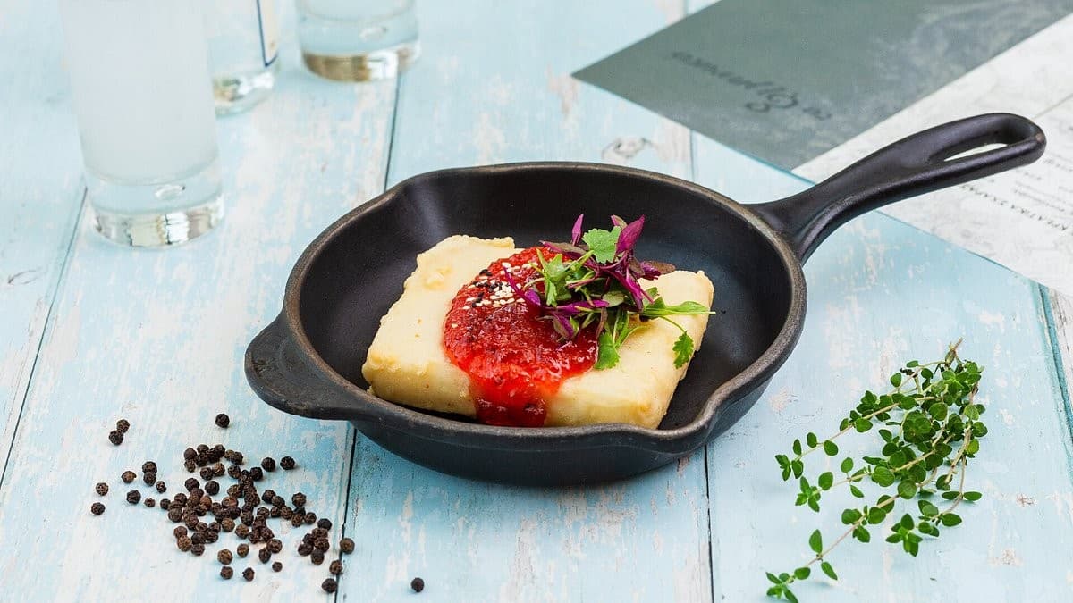 Saganaki, Graviera Naxou
