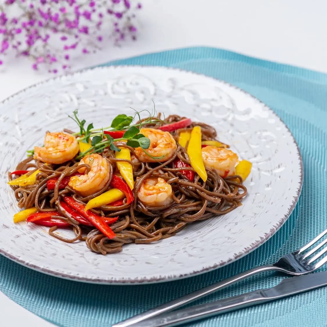 Stir-Fry Soba, Prawn and Mango